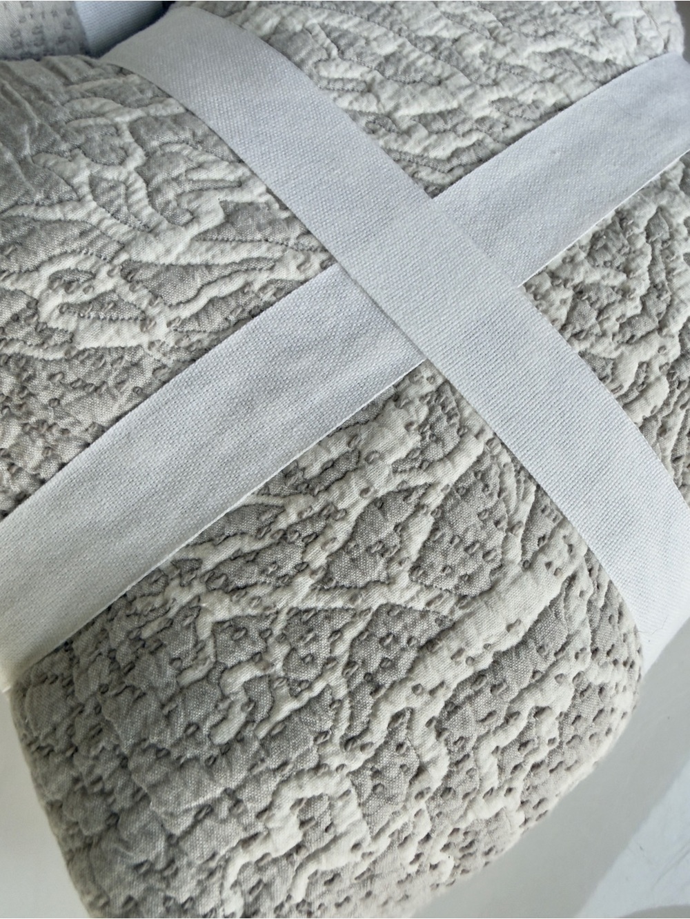 Pottery Barn 2 Coral Reversible Quilted Euro Shams, in Pebble, NWT, Retail $159 - Picture 7 of 7